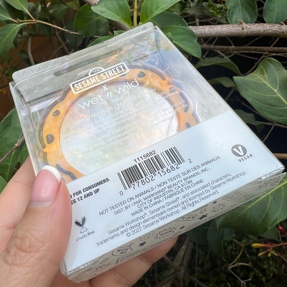 Bundle 2 Pieces Wet n Wild Sesame Street Elmo Lipstick & Cookie Monster Mirror - Picture 4 of 11